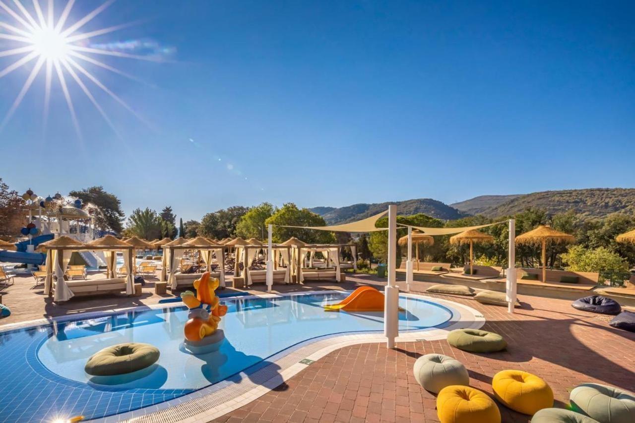 Trim Sunny Apartments By Valamar สตารีกราด ภายนอก รูปภาพ