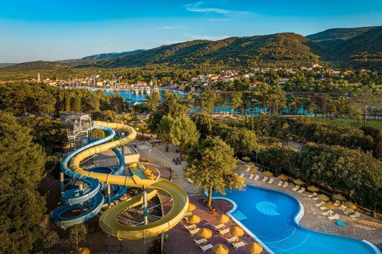 Trim Sunny Apartments By Valamar สตารีกราด ภายนอก รูปภาพ