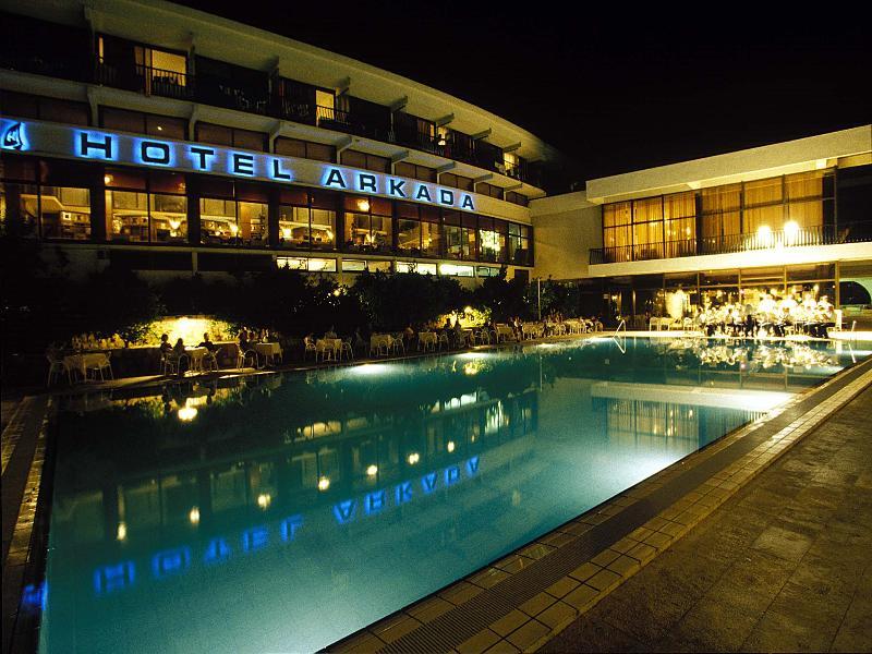 Trim Sunny Apartments By Valamar สตารีกราด ภายนอก รูปภาพ