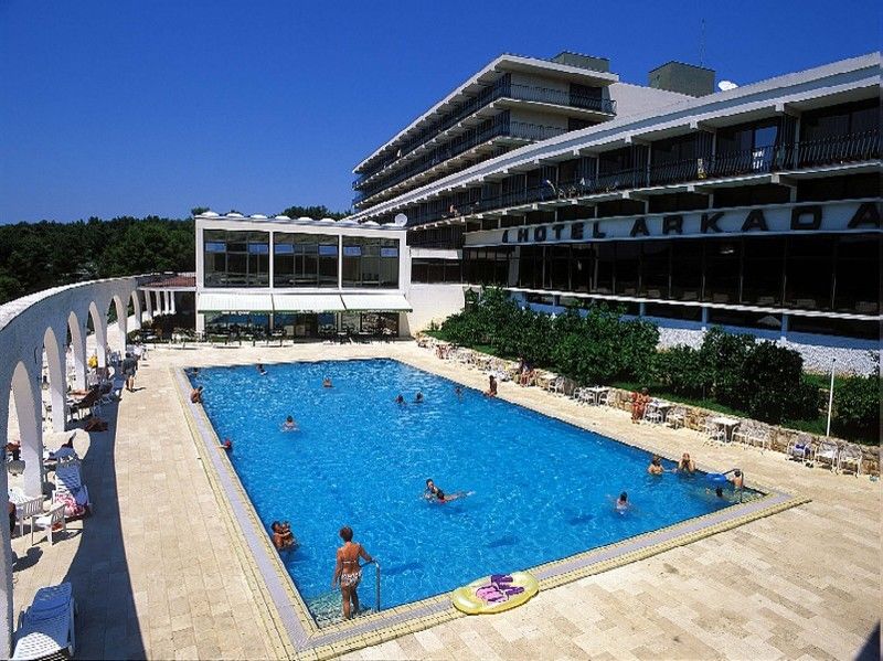 Trim Sunny Apartments By Valamar สตารีกราด ภายนอก รูปภาพ