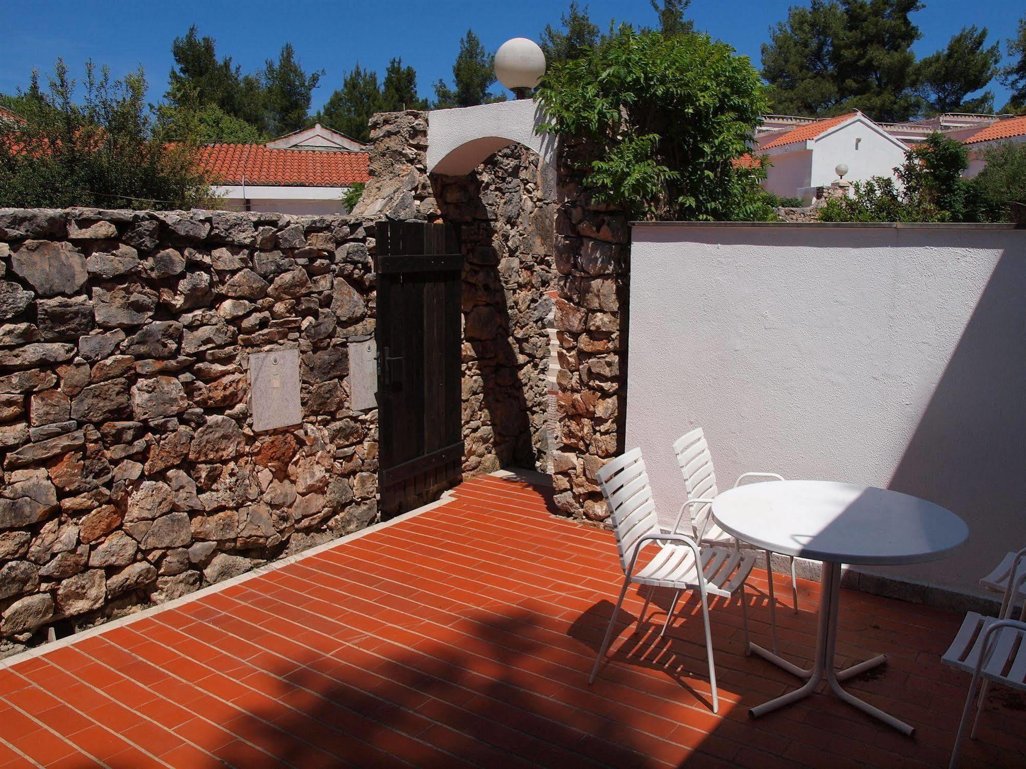 Trim Sunny Apartments By Valamar สตารีกราด ภายนอก รูปภาพ