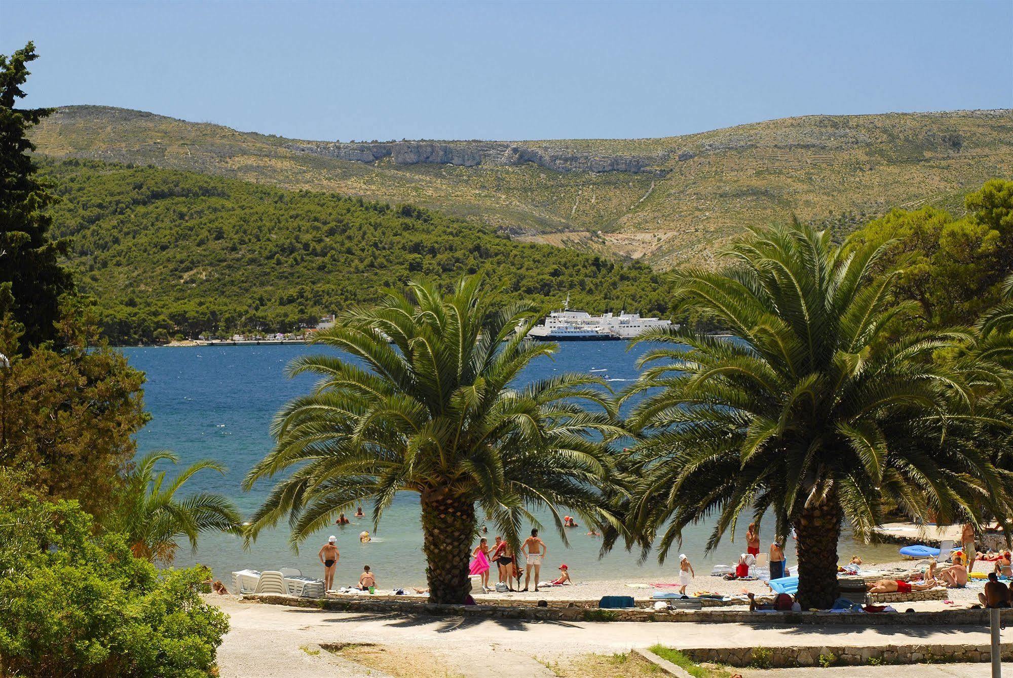 Trim Sunny Apartments By Valamar สตารีกราด ภายนอก รูปภาพ